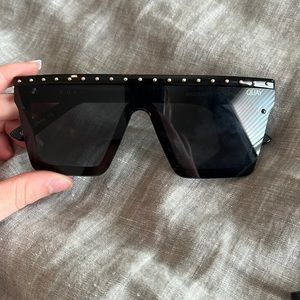 QUAY Sunglasses
